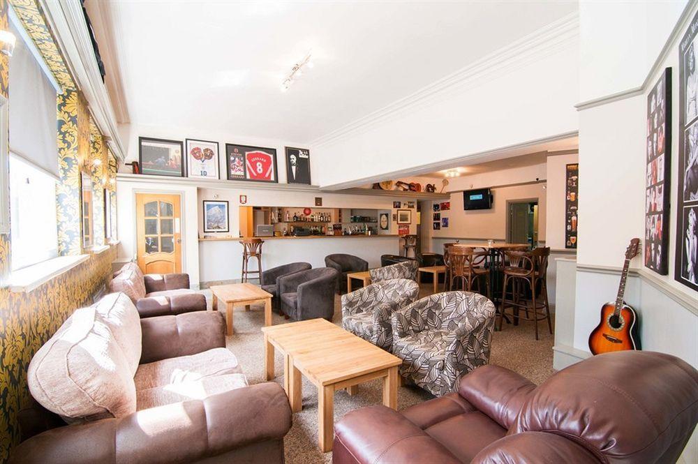 Lyndan Guest 2*